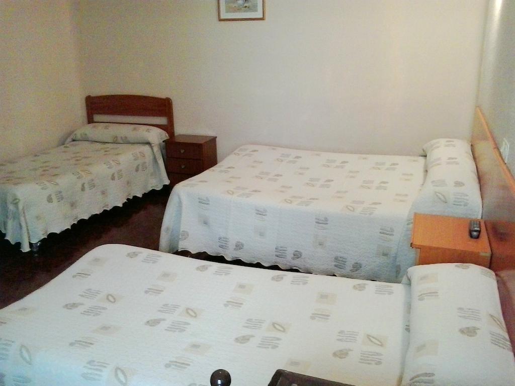 Hostal Alonso Μαδρίτη Δωμάτιο φωτογραφία